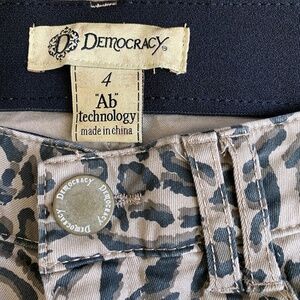 NWT New Democracy Animal Print Jeans. AB Solution Size 4. Slim Leg, stretchy.